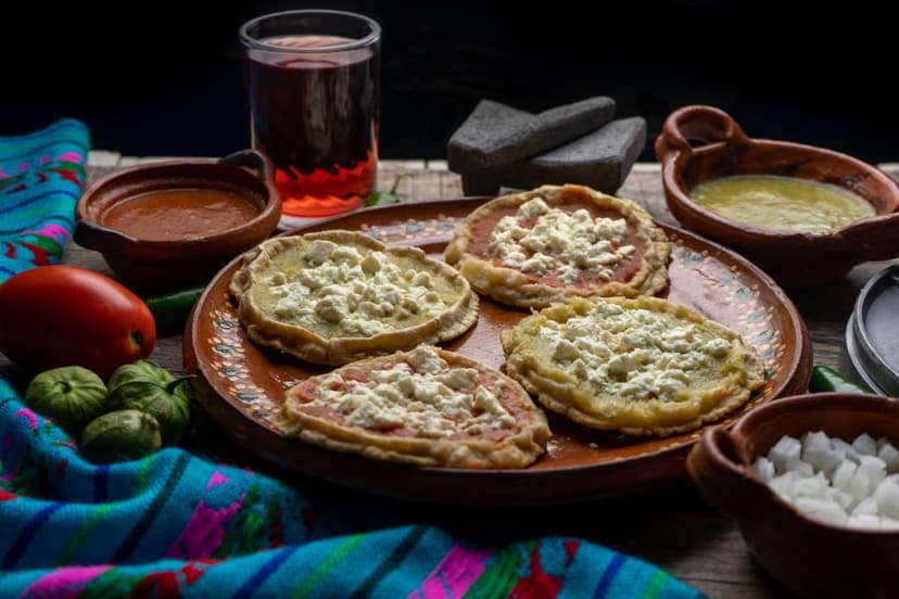 picadas con salsa y queso del Puerto de Veracruz