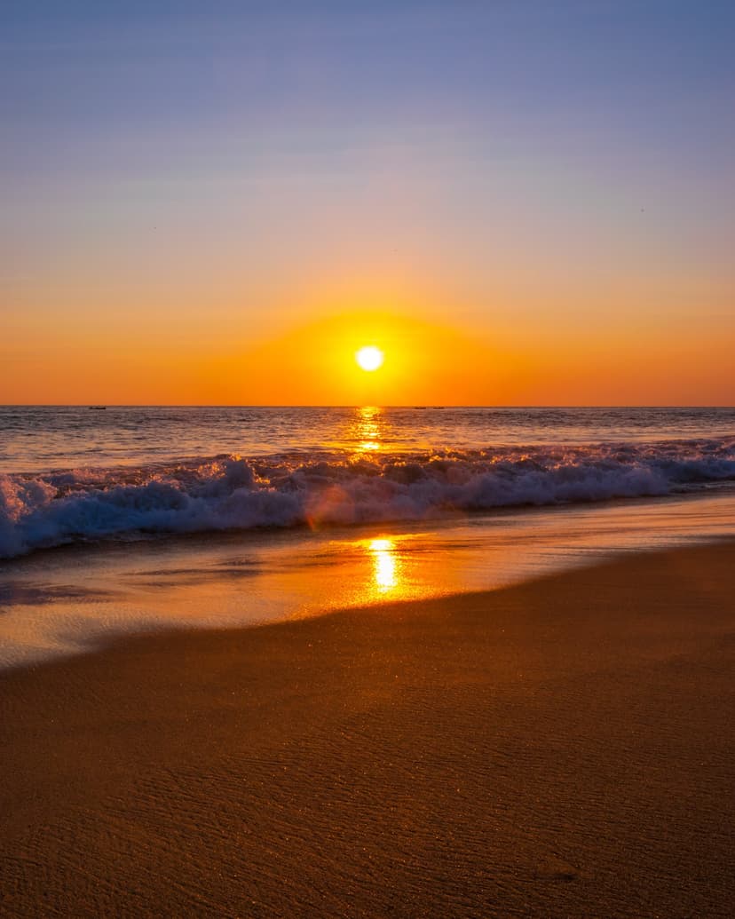 Puesta de sol en playa