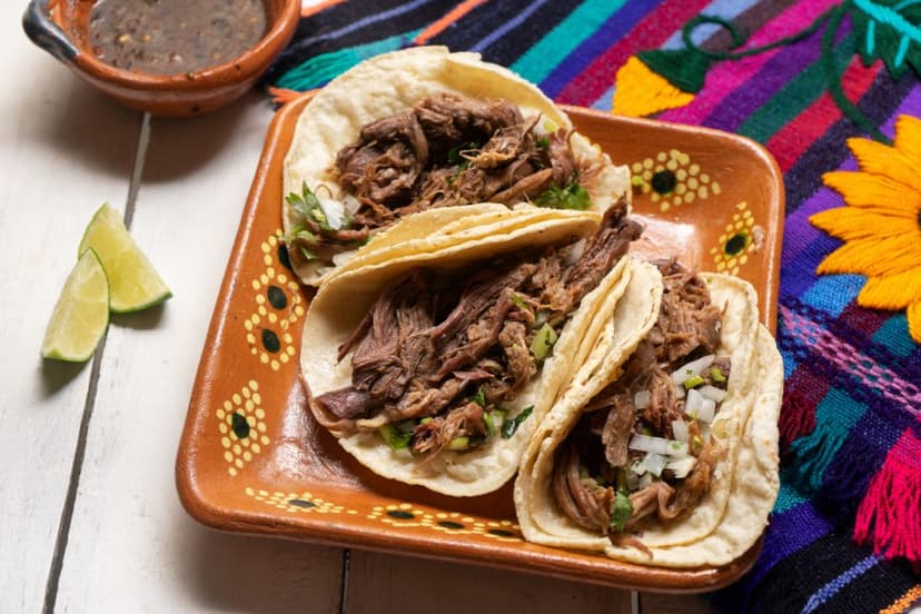 Deliciosos tacos de barbacoa tradicionales