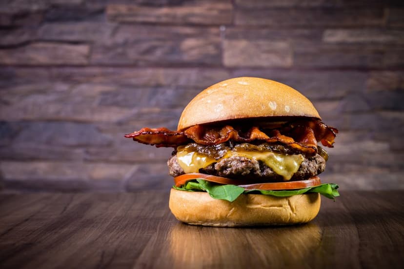 Hamburguesa con tocineta artesanal