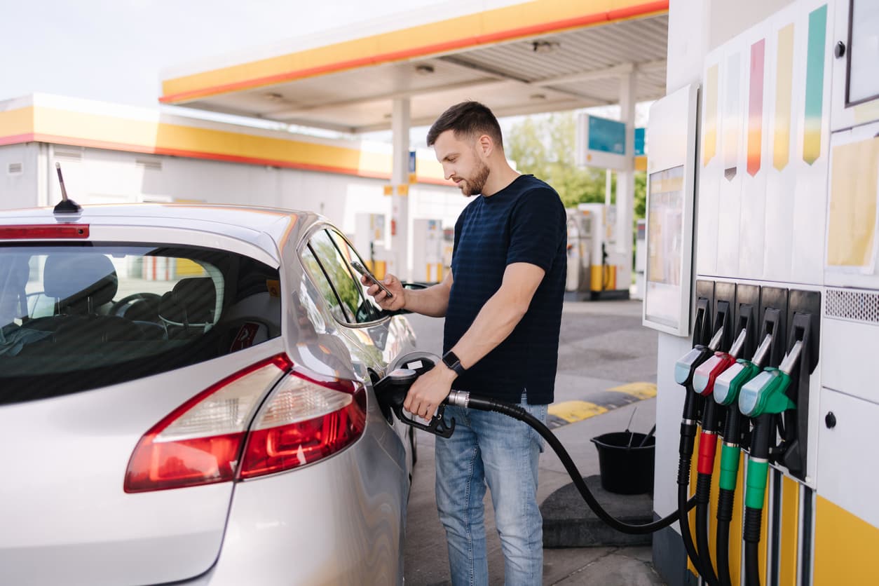 porque mi carro gasta mucha gasolina