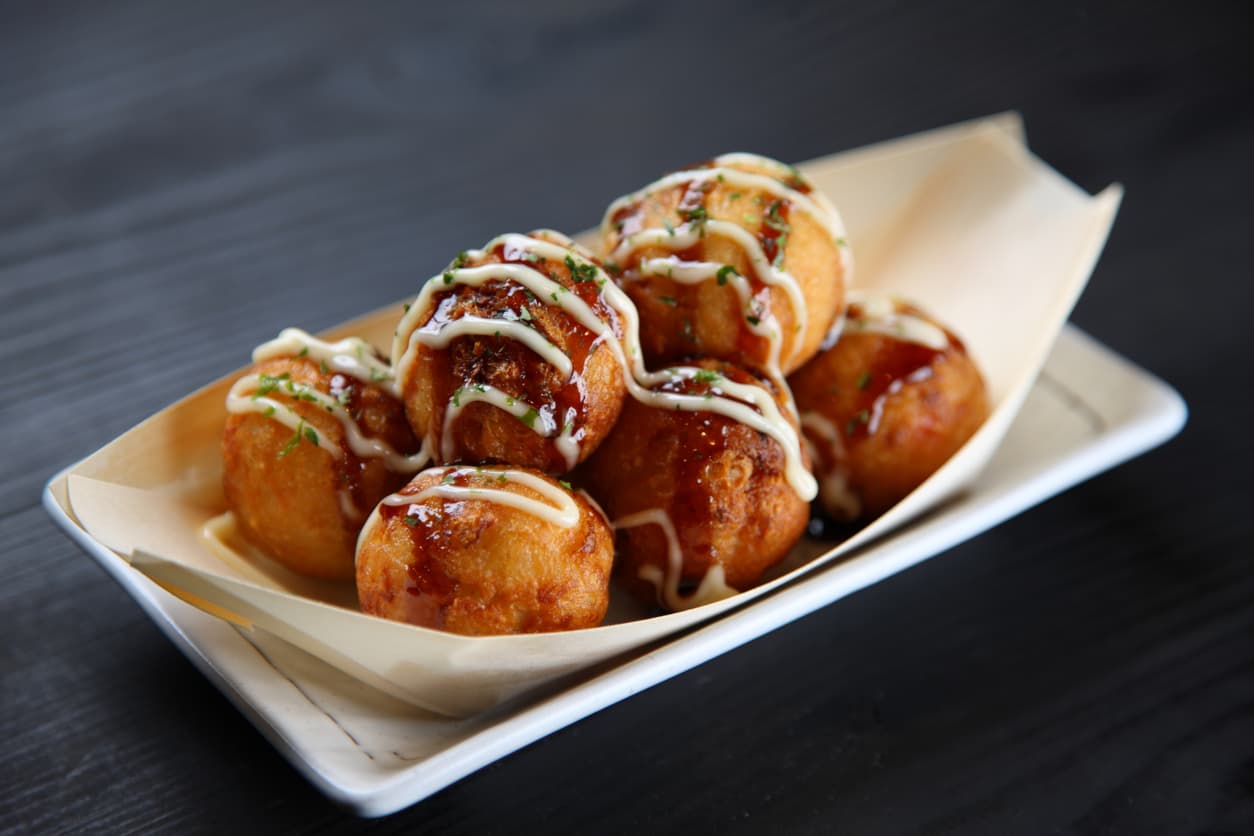 Bolitas de pulpo con salsa