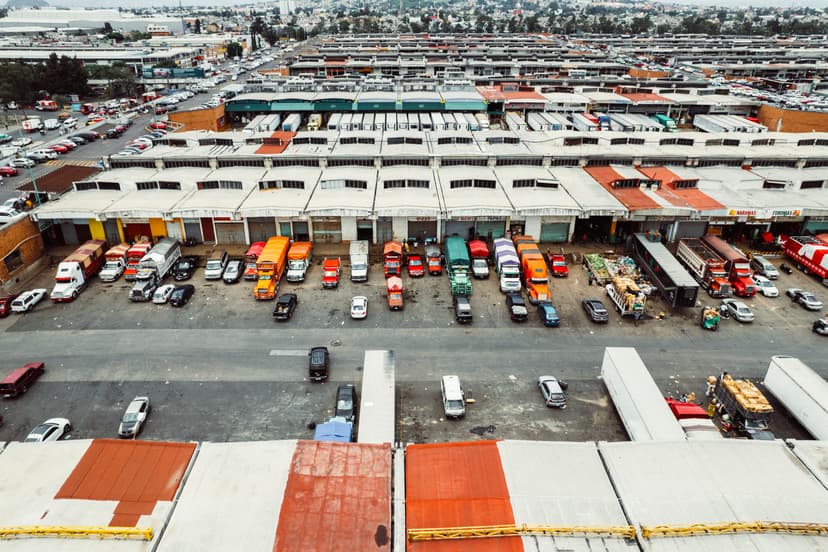 La Central de Abastos es el mercado mayorista más grande de Latinoamérica y uno de los más impresionantes del mundo.