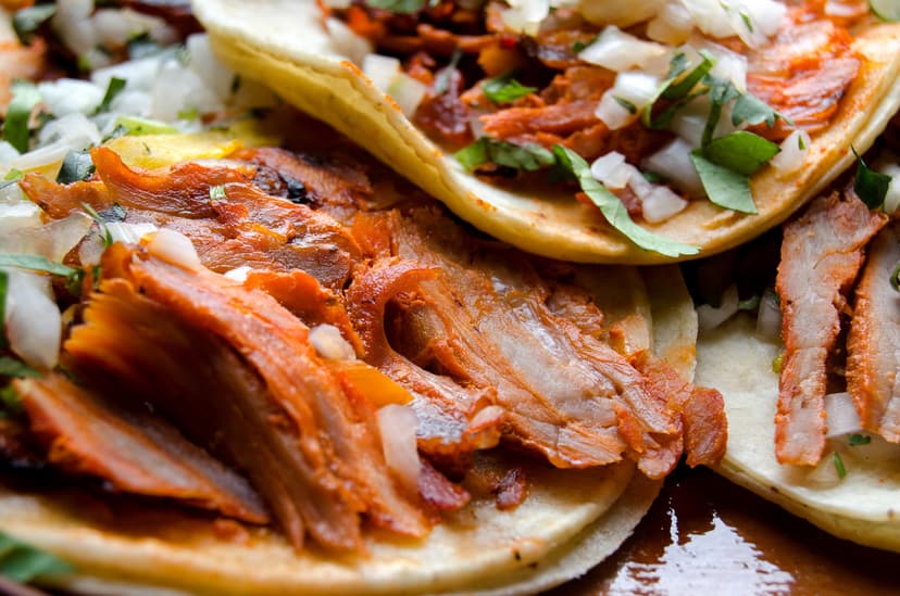 Deleita tu paladar con tacos al pastor