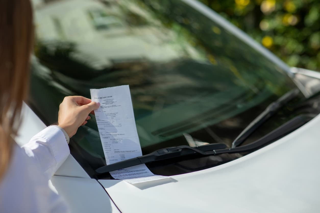 Multa por cambio de placas de auto