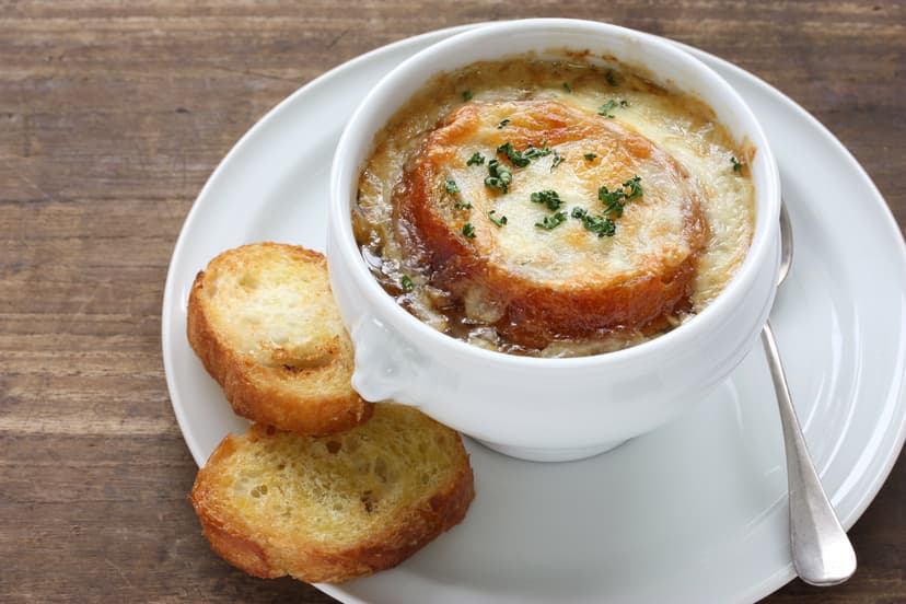 sopa de cebolla al gratin
